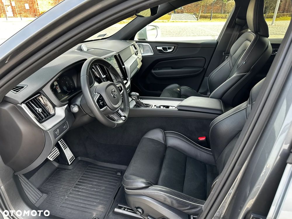 Volvo XC 60 D5 AWD R-Design - 12