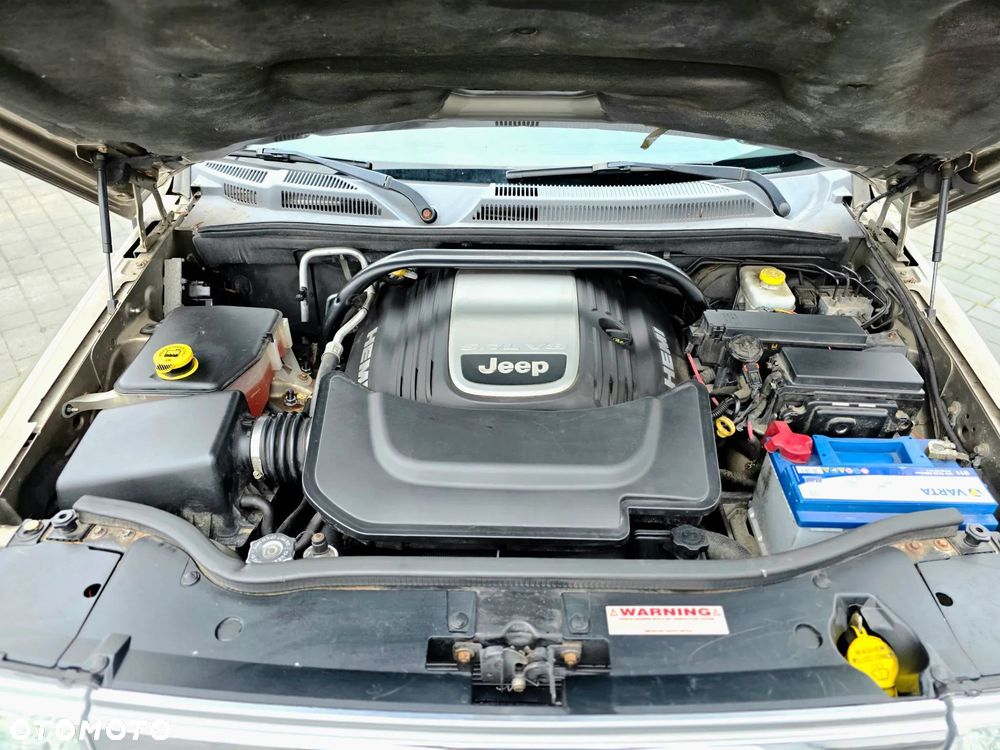 Jeep Commander 5.7 V8 HEMI Automatik Limited - 36