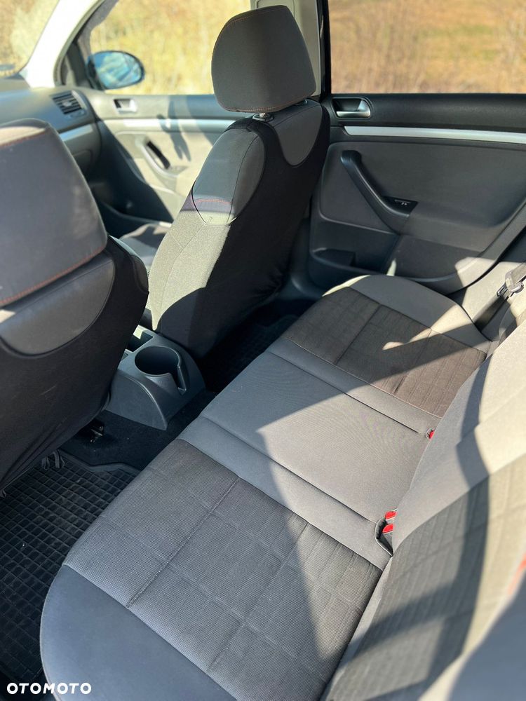 Volkswagen Golf - 19