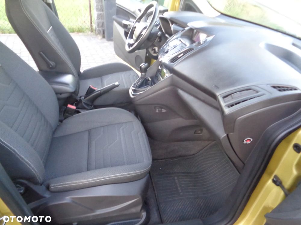 Ford Tourneo Connect Grand - 17
