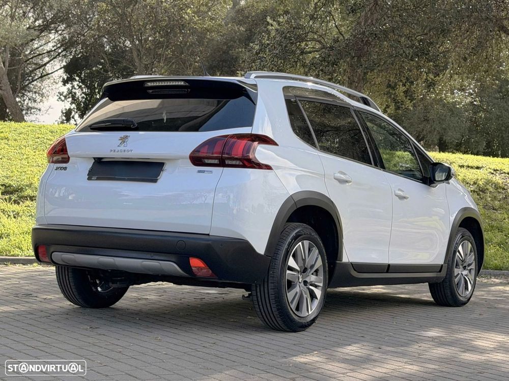 Peugeot 2008 1.2 PureTech Allure - 6