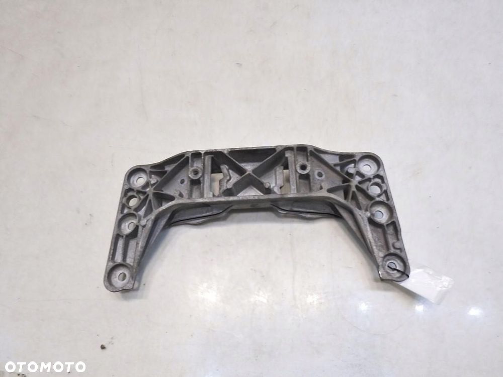ŁAPA SKRZYNI AUTOMAT BMW E61 2.5i 6769965 - 3