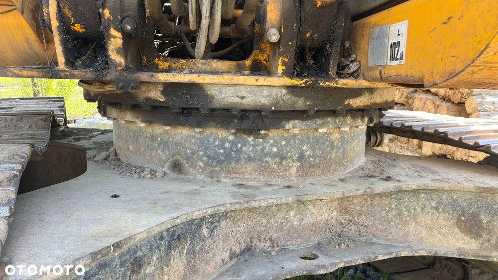 JCB Js 220 - 40