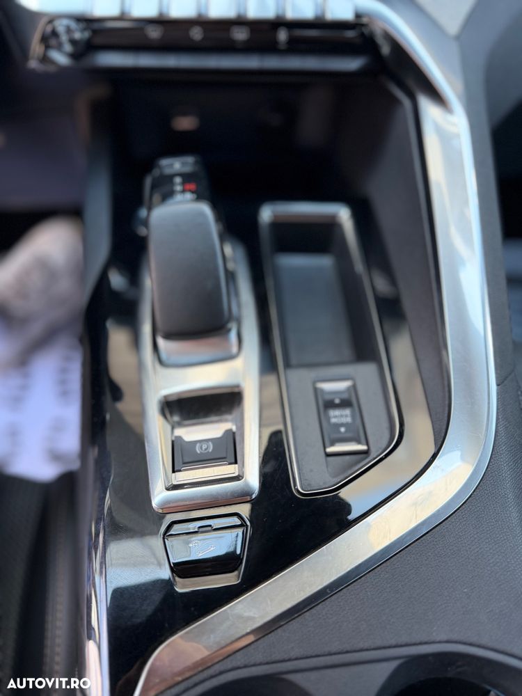 Peugeot 3008 PHEV 300 EAT8 4X4 GT - 28