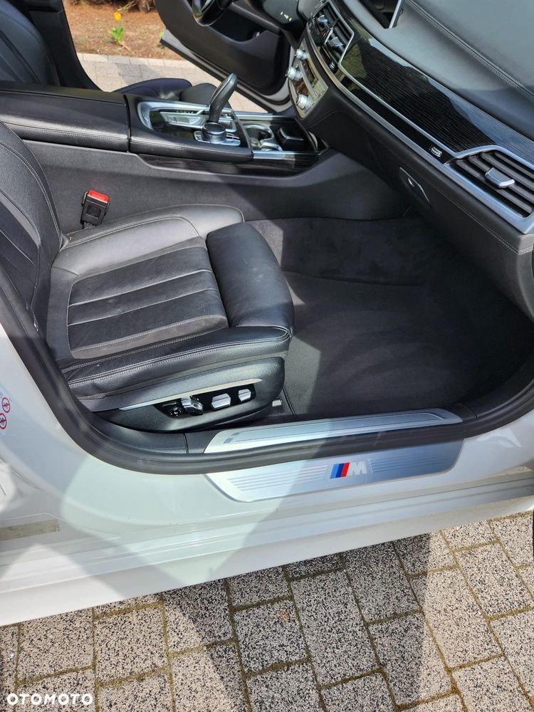 BMW Seria 7 740d xDrive - 36