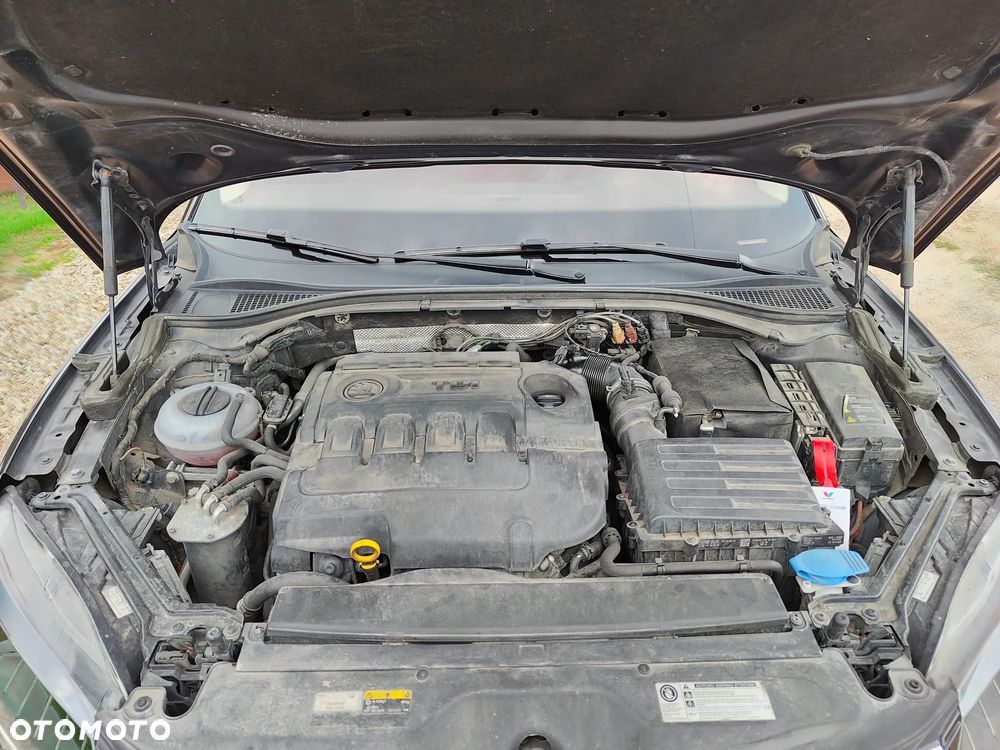 Skoda Superb 2.0 TDI L&K DSG - 33