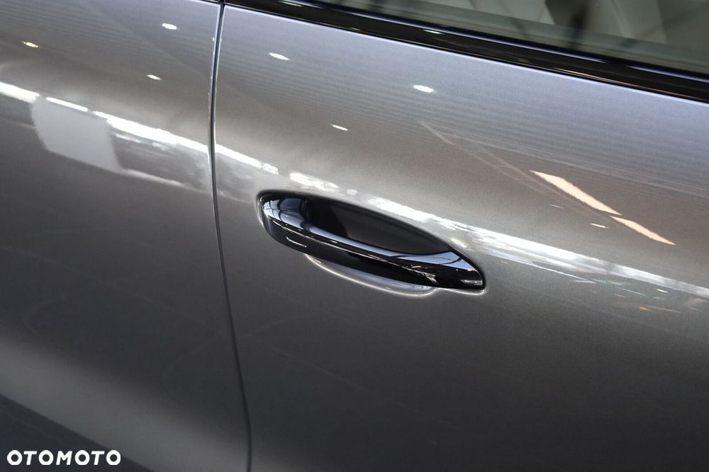 Porsche Cayenne - 24