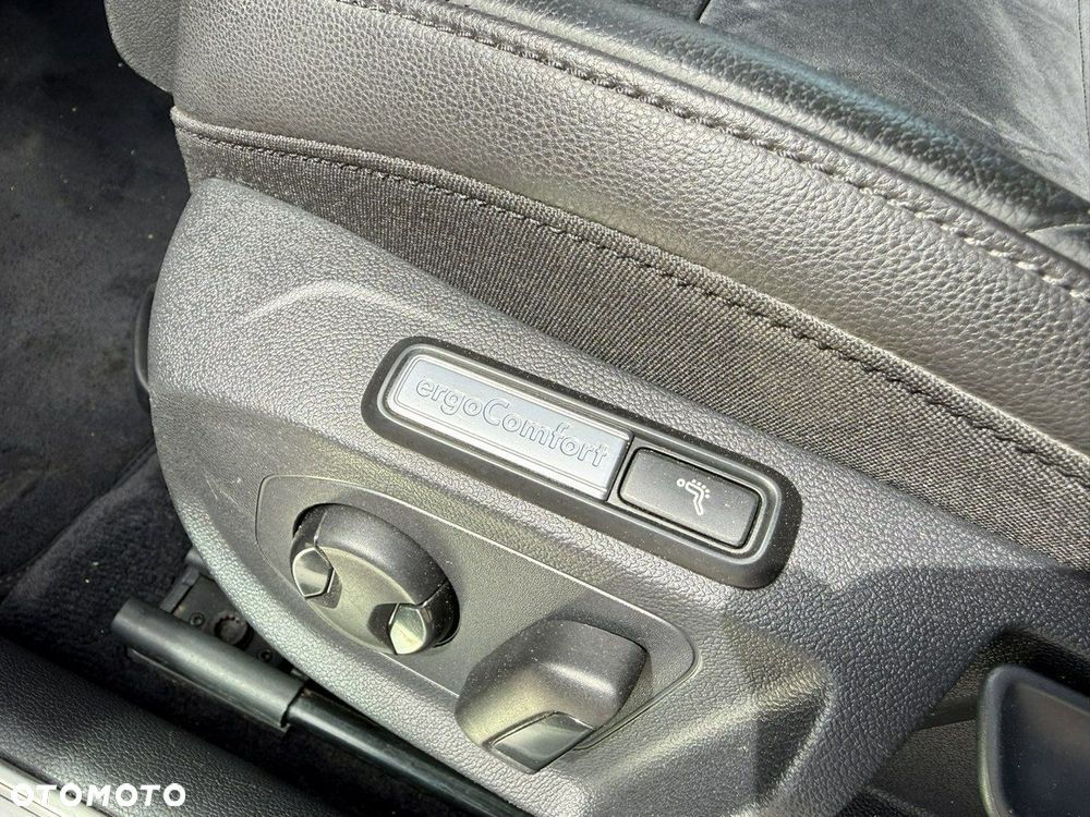 Volkswagen Arteon 2.0 TDI 4Motion SCR Elegance DSG - 26