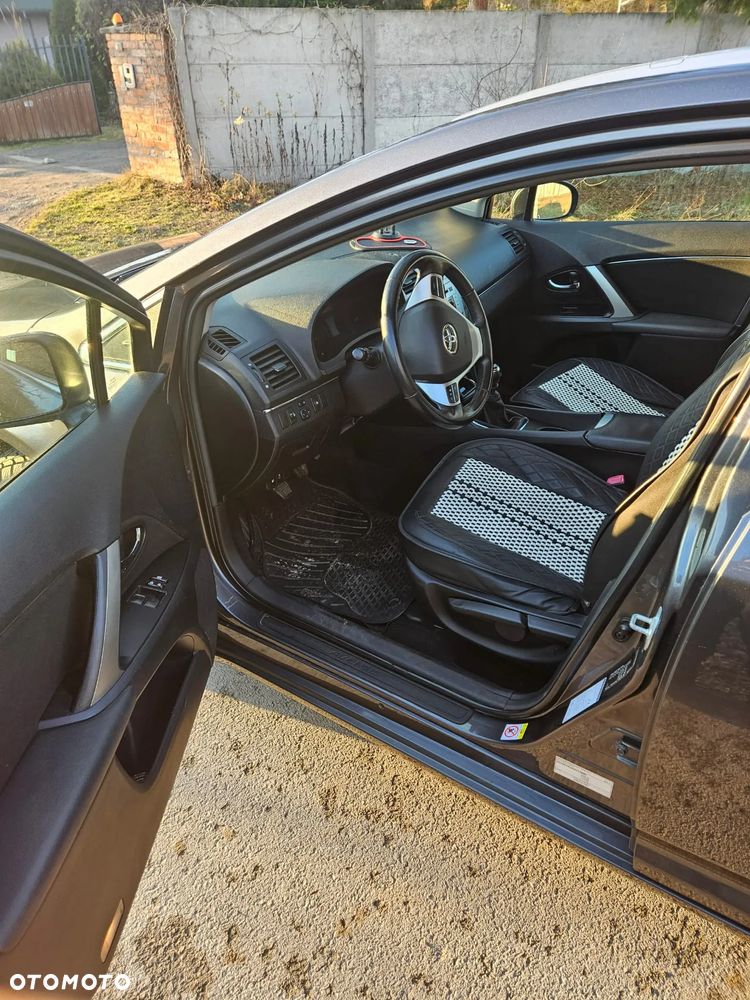 Toyota Avensis 2.0 D-4D Active - 6