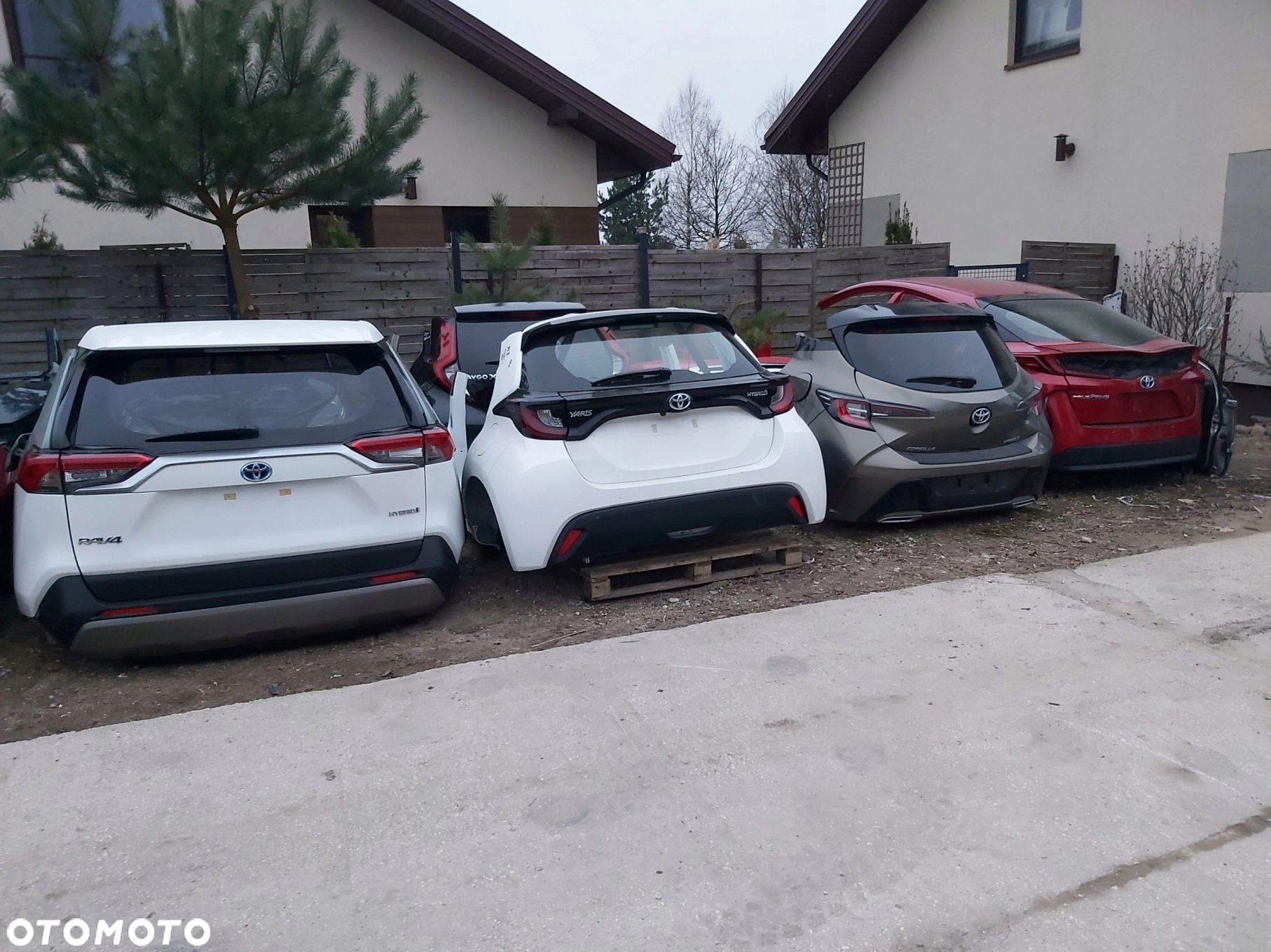 Toyota Yaris I 1,4 d4d kierownica powietrza osłona chłodnicy - 6