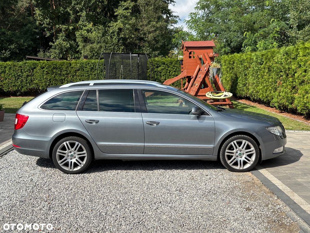 Skoda Superb 2.0 TDI Elegance DSG - 35