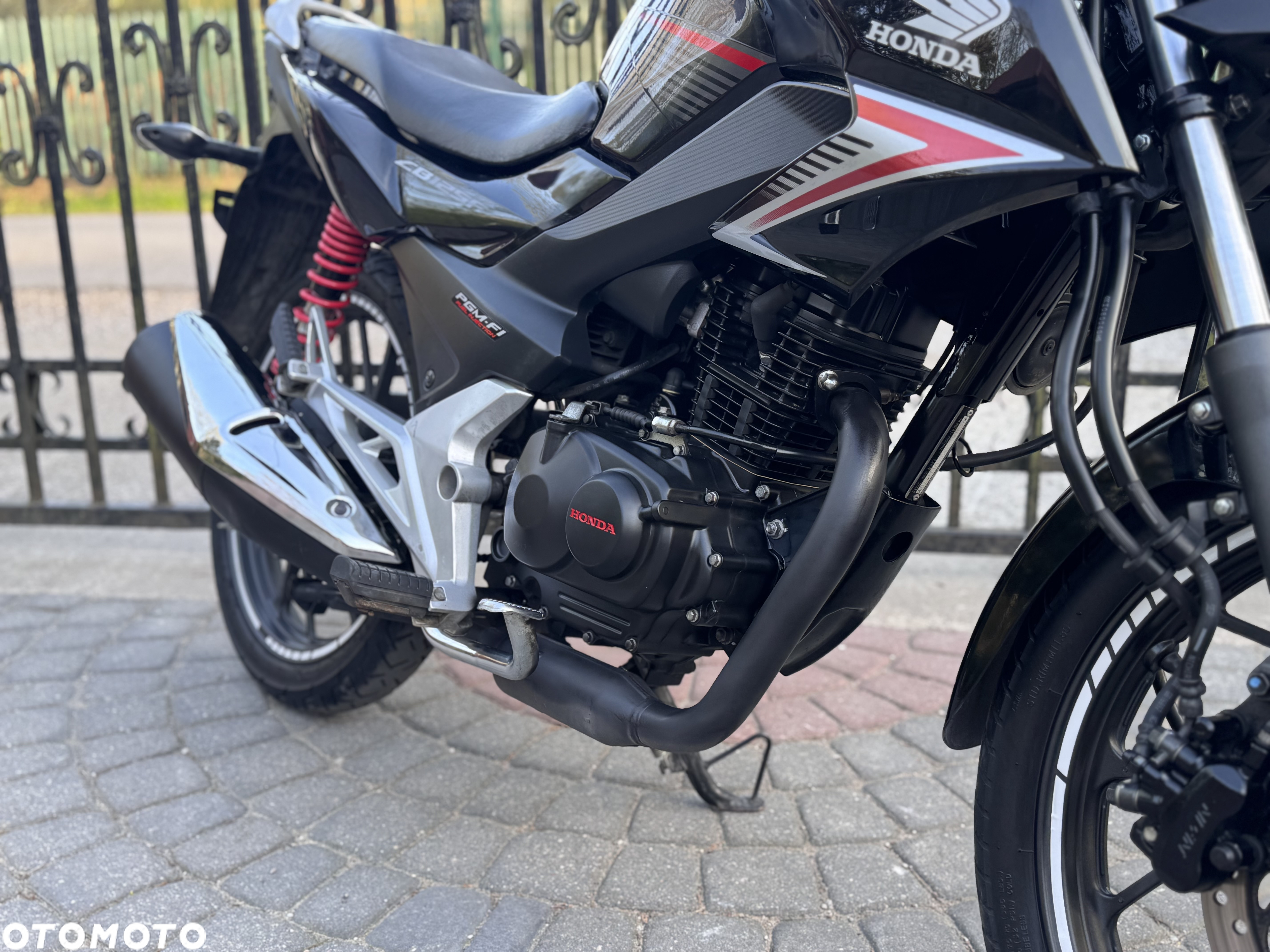Honda CB - 12
