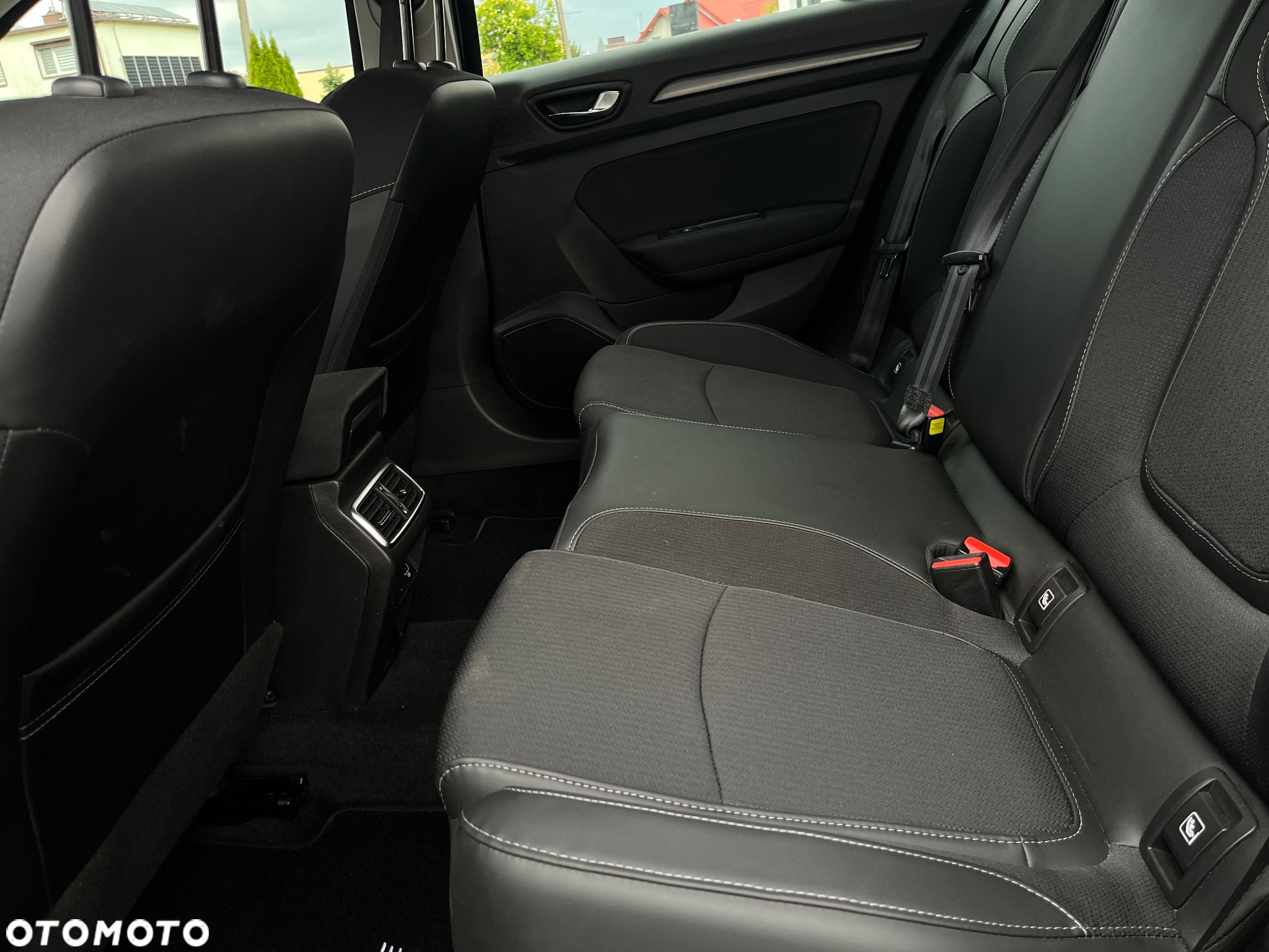 Renault Megane E-TECH Plug-in Hybrid 160 E-Tech engineered - 24