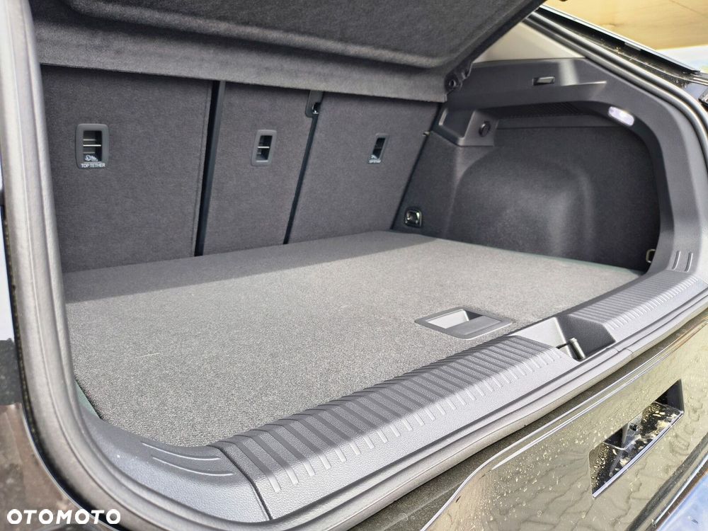 Volkswagen T-Roc - 33