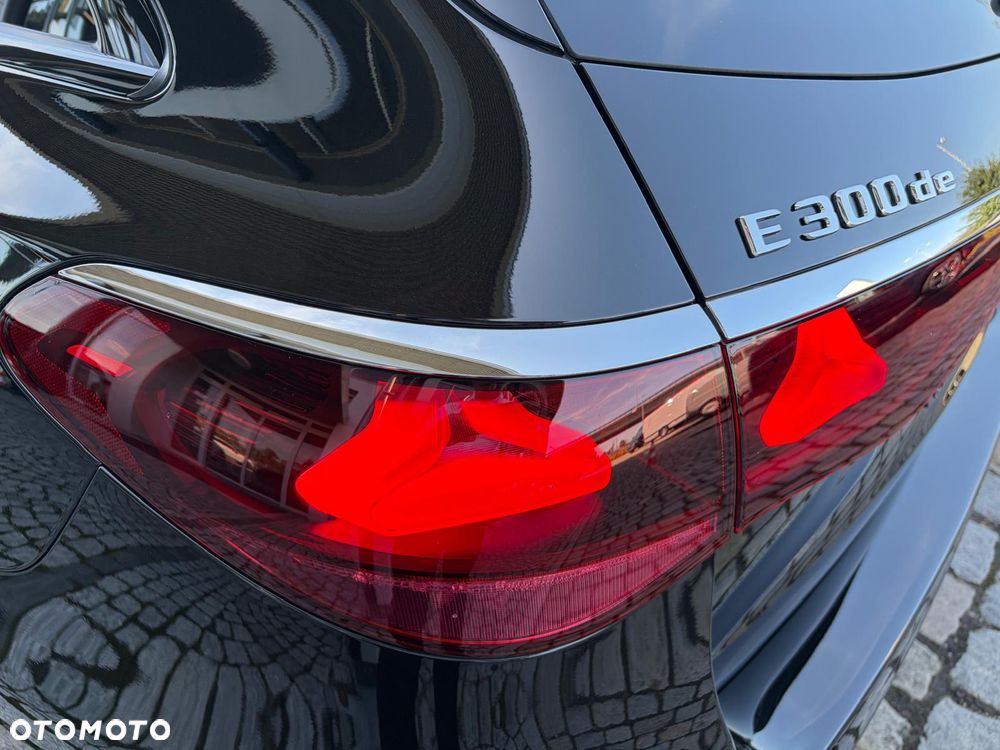 Mercedes-Benz Klasa E 300 de PHEV 4-Matic AMG 9G-Tronic - 10