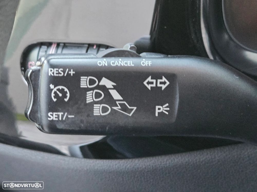 VW New Beetle 1.6 TDI DPF Blue Motion Technologie Exclusive Design - 17
