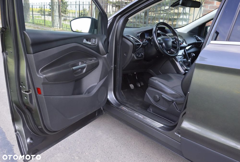Ford Kuga - 12