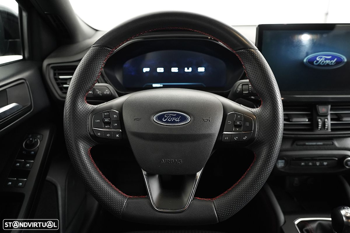 Ford Focus 1.0 EcoBoost MHEV ST-Line - 18