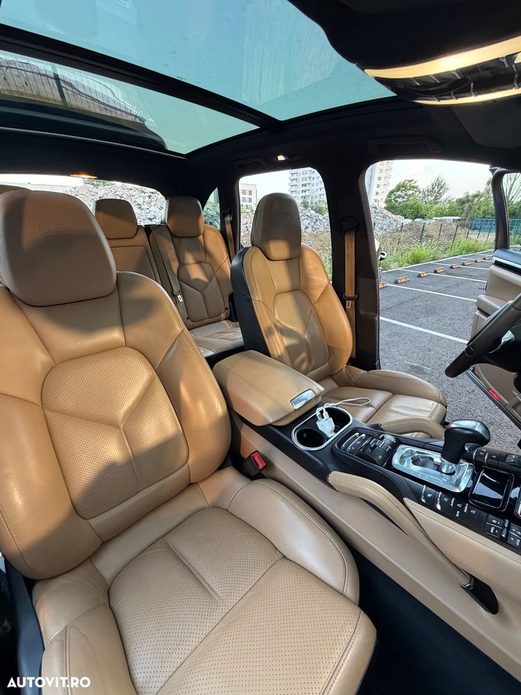 Porsche Cayenne - 4