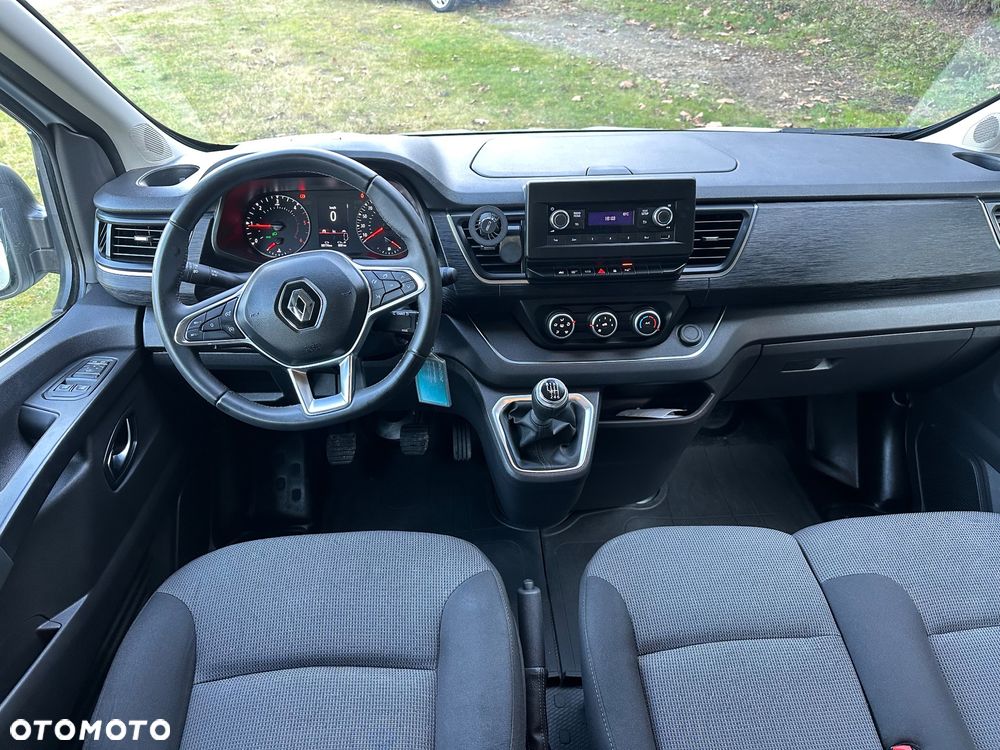 Renault Trafic Grand 2.0 dCi - 11