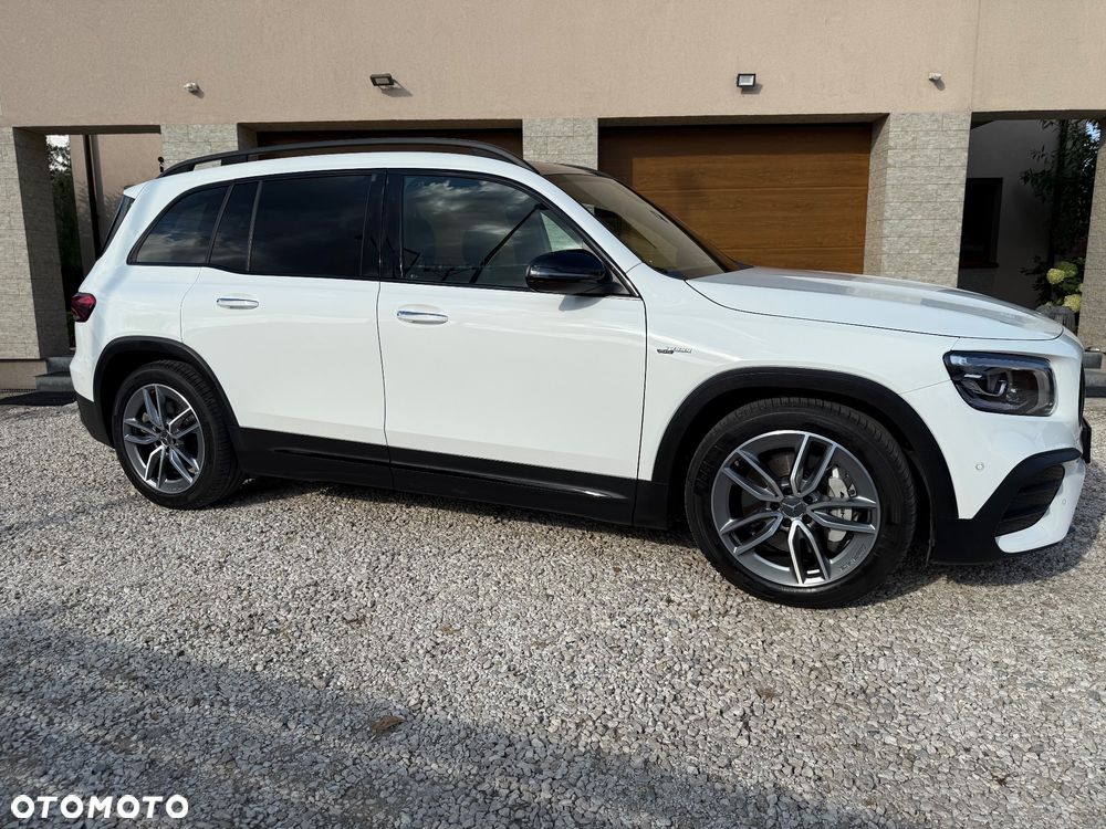 Mercedes-Benz GLB - 21
