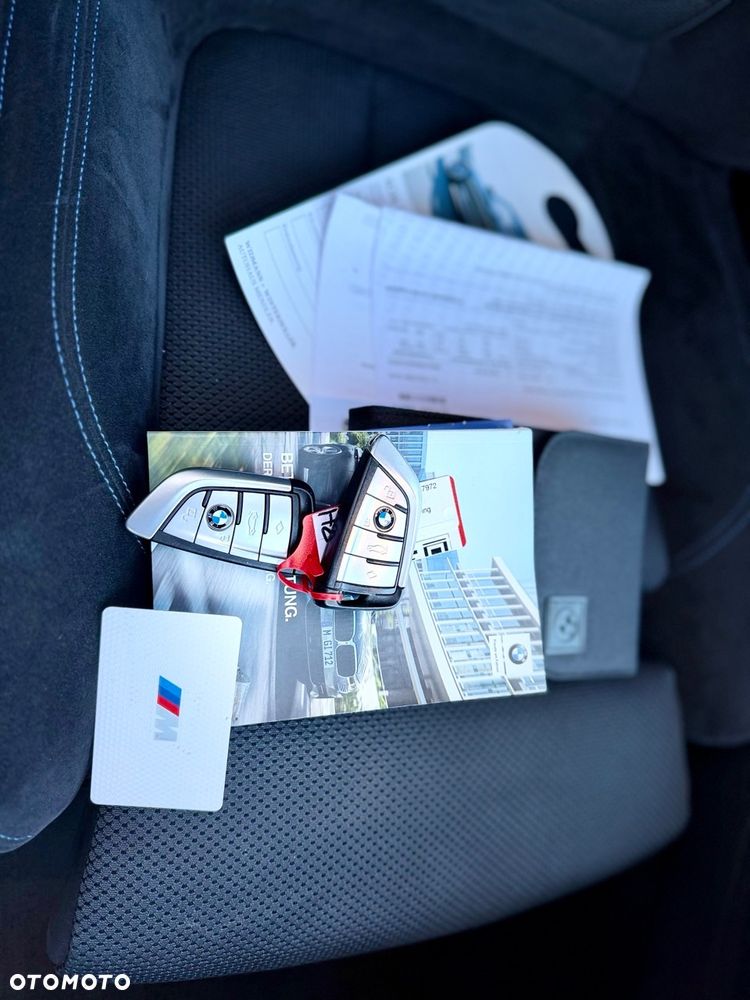 BMW Seria 5 520d xDrive Touring M Sport Edition - 39