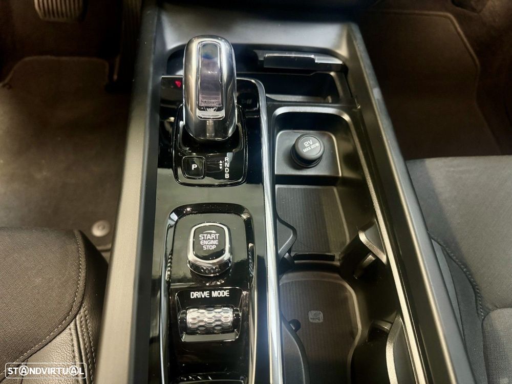 Volvo XC 60 2.0 T8 PHEV R-Design AWD - 17