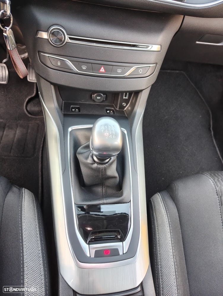 Peugeot 308 SW BlueHDi 120 Stop & Start Style - 17