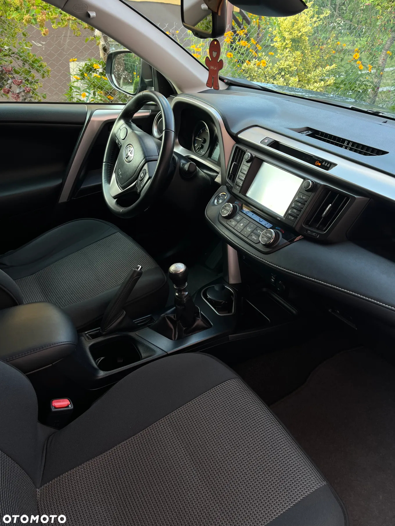 Toyota RAV4 - 6