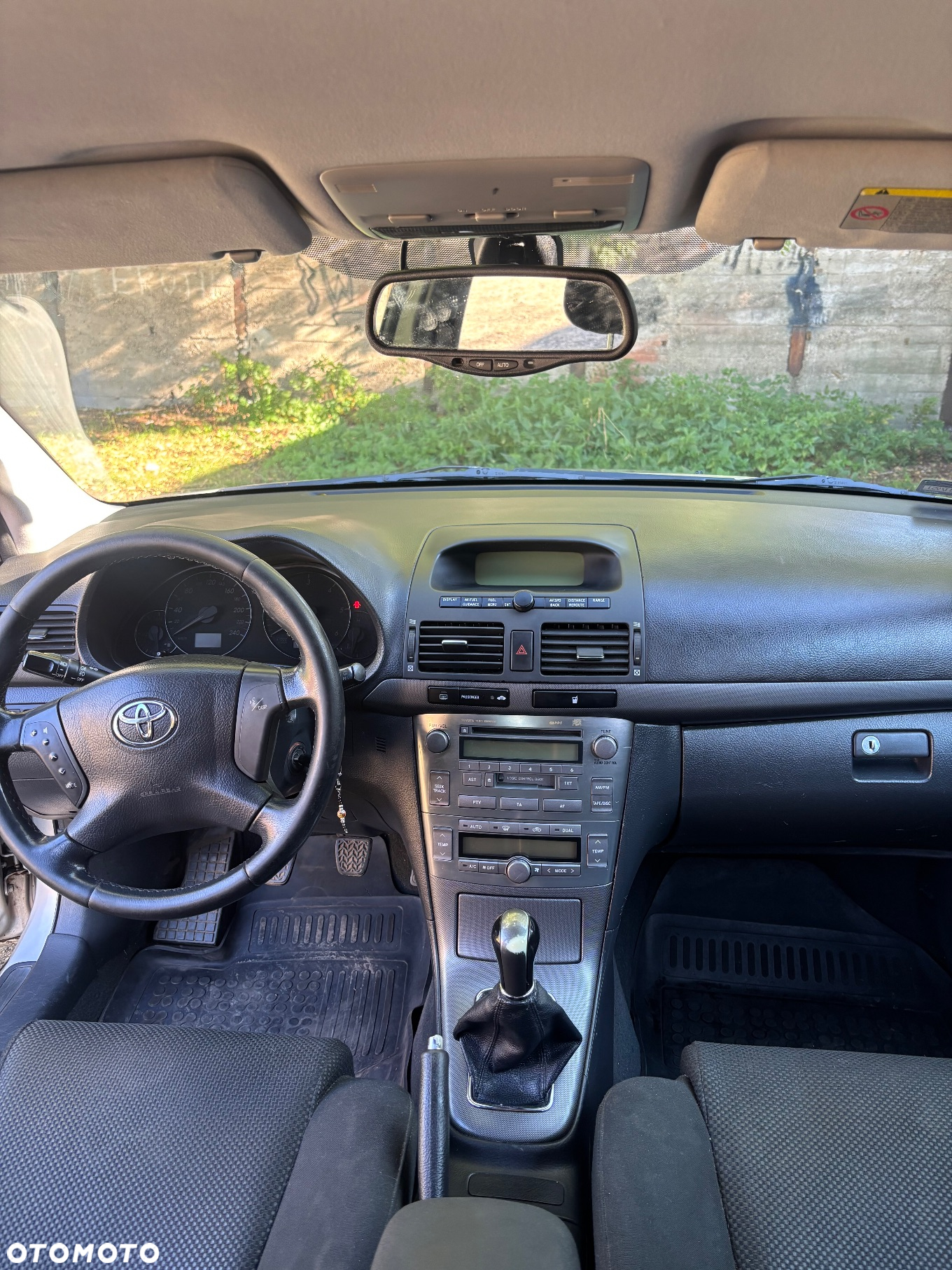 Toyota Avensis - 12