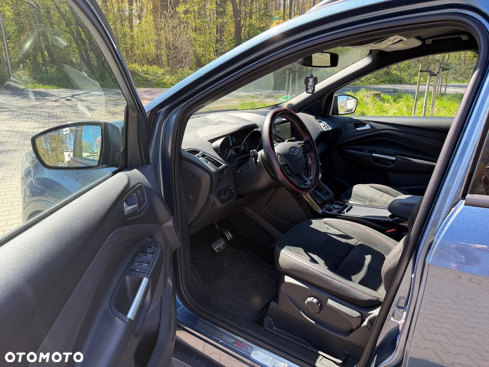 Ford Kuga 2.0 TDCi AWD ST-Line - 4