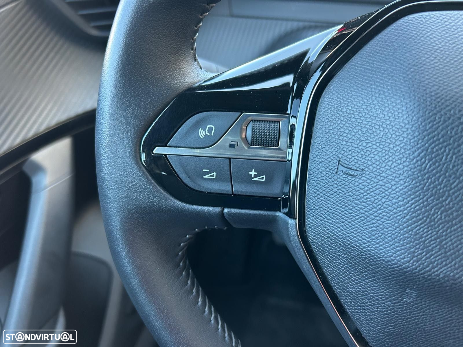 Peugeot 2008 1.2 PureTech Active Pack - 43