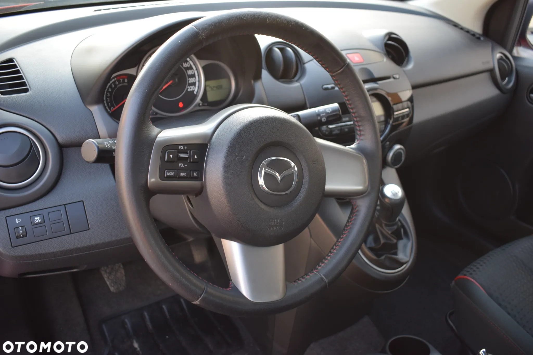 Mazda 2 1.3 Exclusive - 7