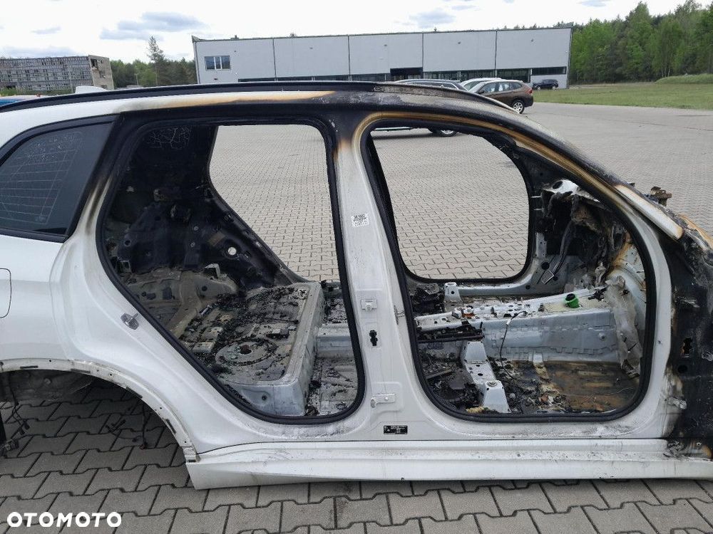 BMW X5 G05 PRÓG PRAWY SŁUPEK A I B 300 - 1