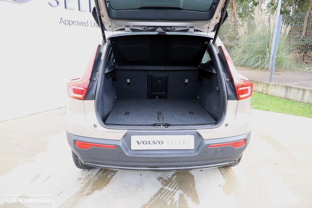 Volvo XC 40 1.5 T2 Plus Dark Auto - 4