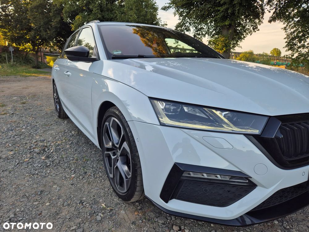 Skoda Octavia Combi 2.0 TDI DSG RS - 4