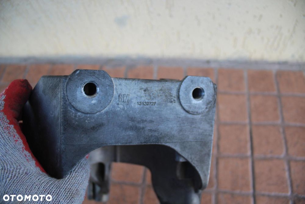 ŁAPA MOCOWANIE SILNIKA OPEL CORSA D 1.0 13130727 - 5