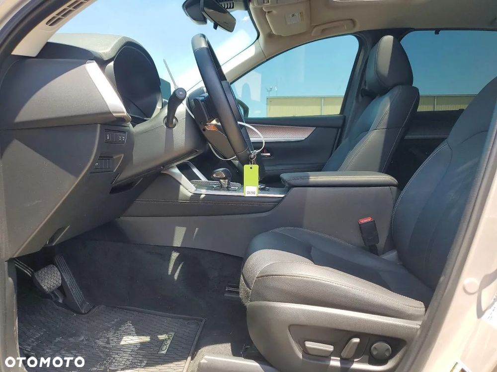Mazda CX-90 - 8