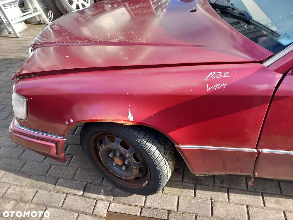 MERCEDES W124 BŁOTNIK LEWY PRZEDNI LEWY PRZÓD - 1