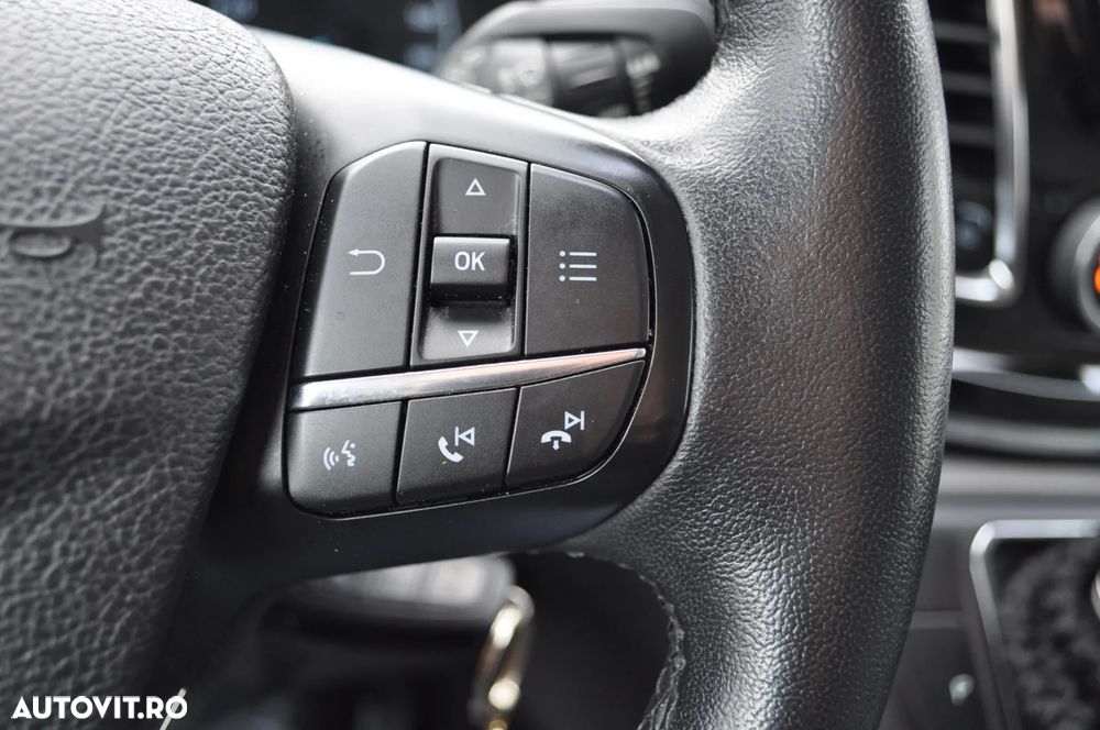 Ford Tourneo Custom Bus 320 2.0 EcoBlue 130 CP L2H1 Titanium Aut. - 32