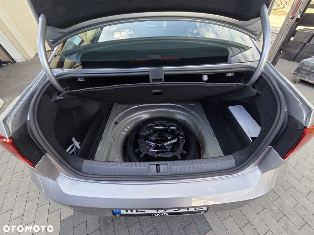 Volkswagen Passat 2.0 TDI EVO Business - 14