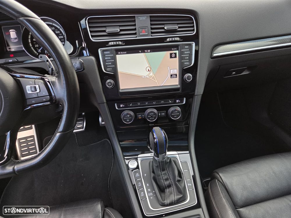 VW Golf R 2.0 TSI OPF 4Motion DSG - 35