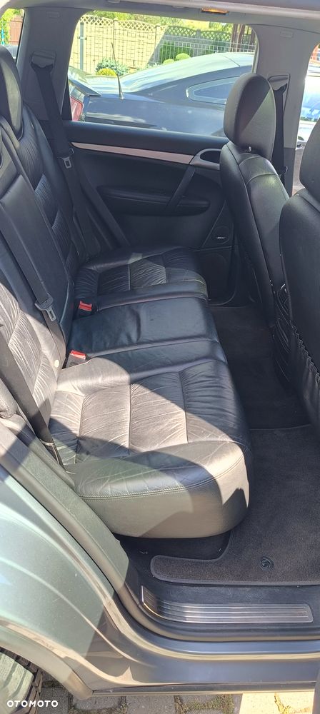 Porsche Cayenne - 22