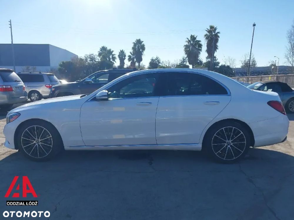 Mercedes-Benz Klasa C 300 9G-TRONIC - 8