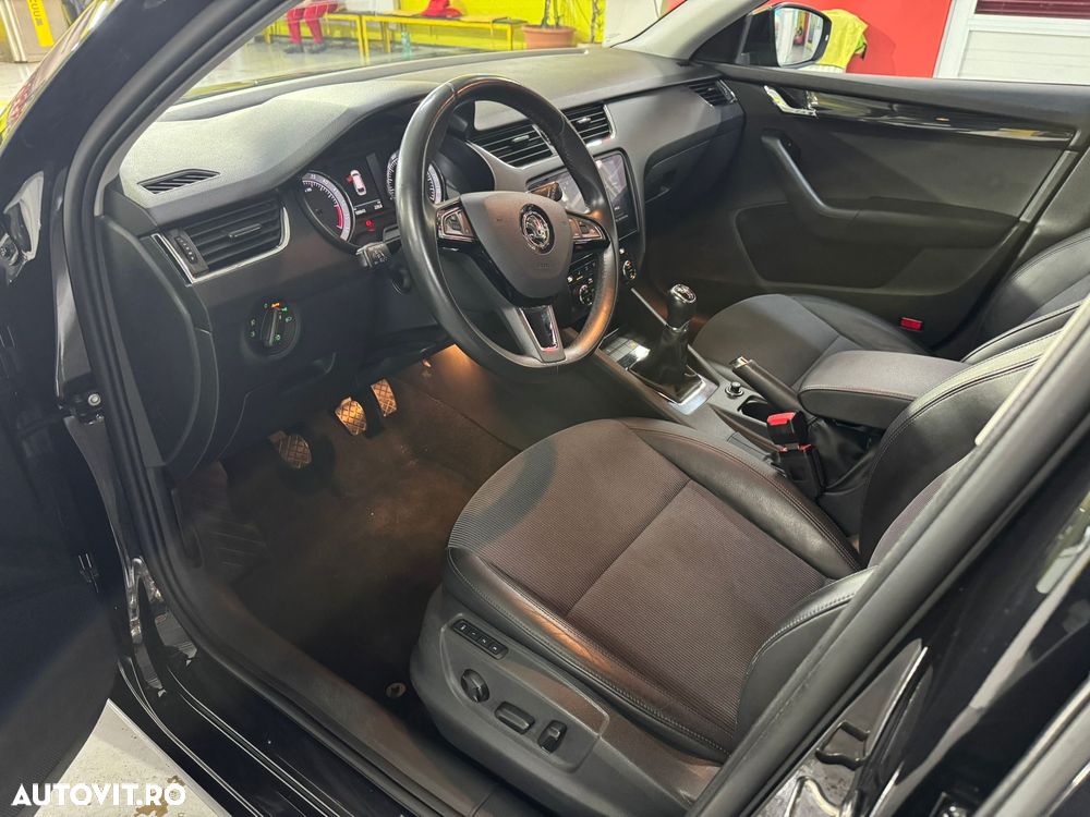 Skoda Octavia Combi Diesel 1.6 TDI Style - 21