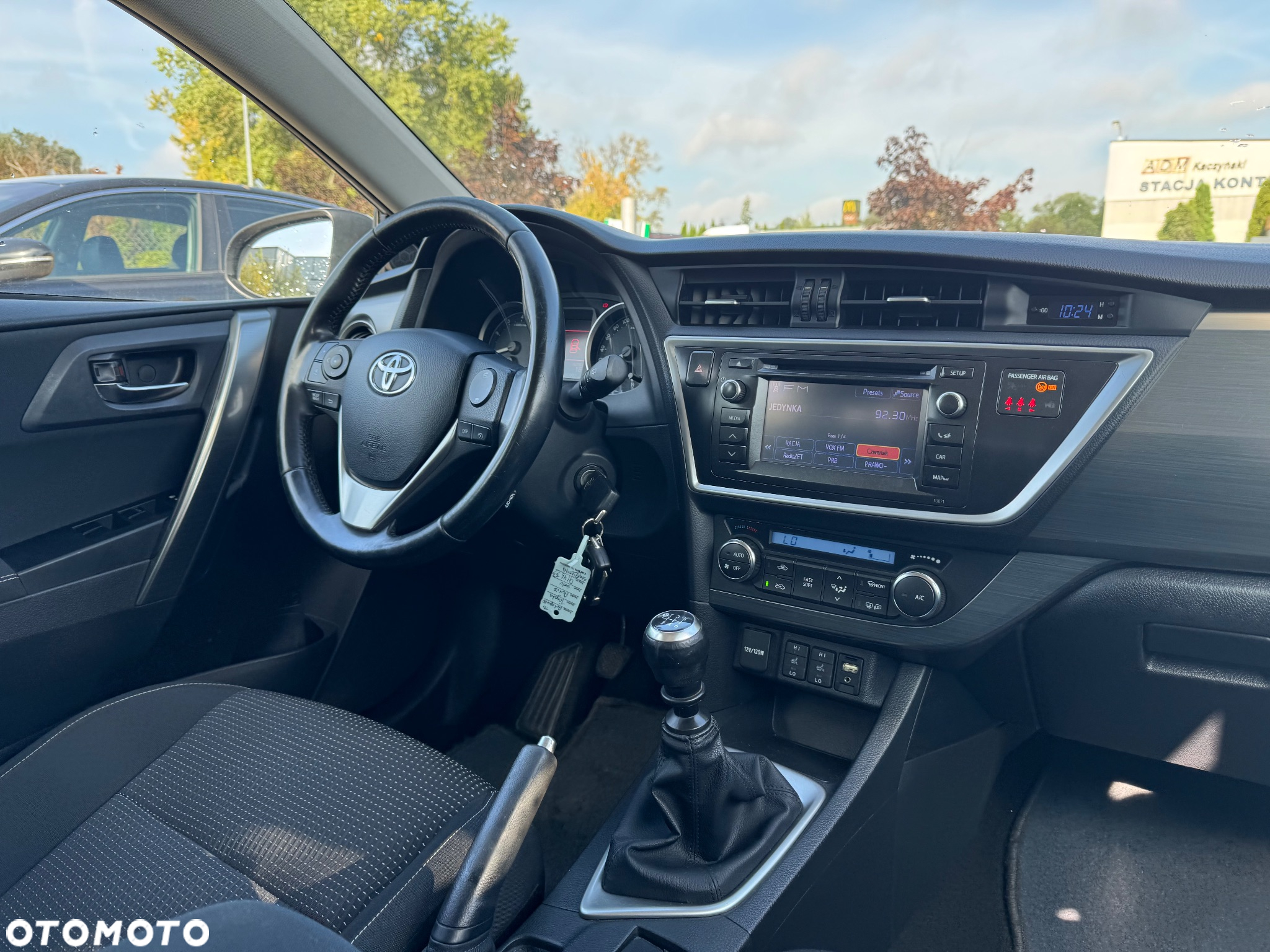 Toyota Auris 1.6 Premium - 32
