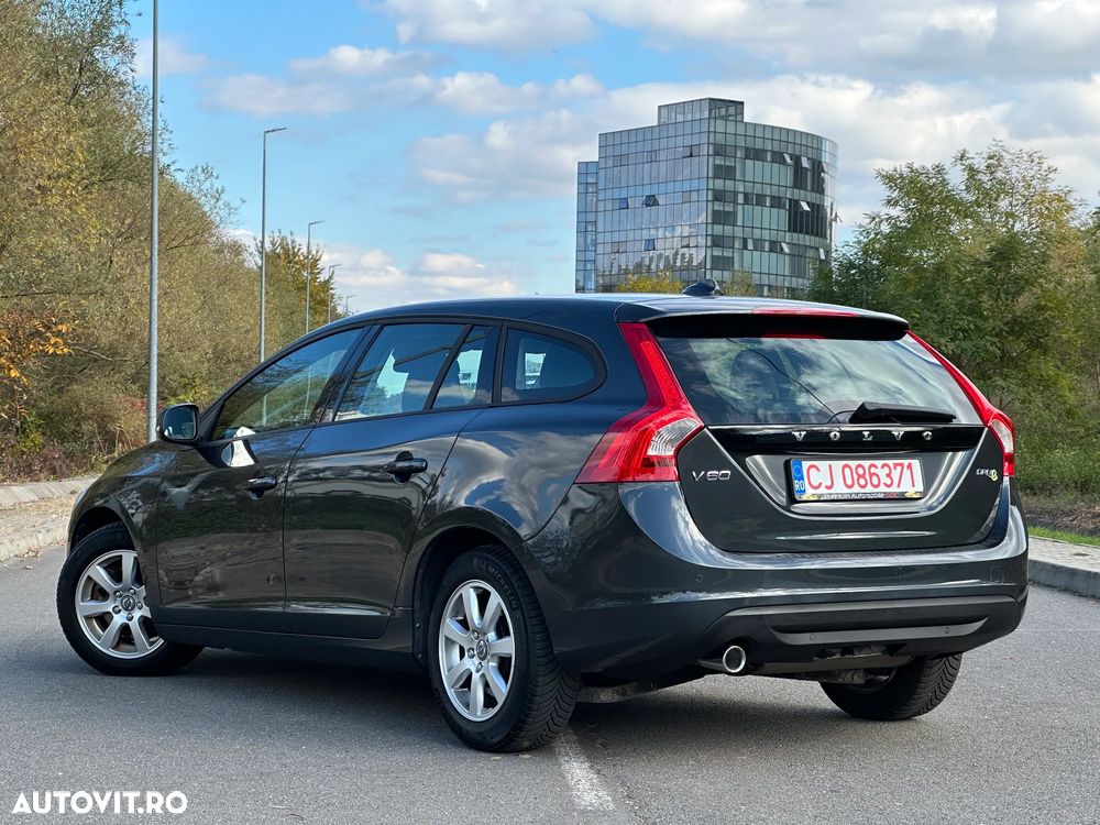 Volvo V60 D2 ECO Start-Stop Kinetic - 4