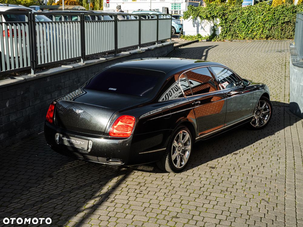 Bentley Flying Spur Standard - 17