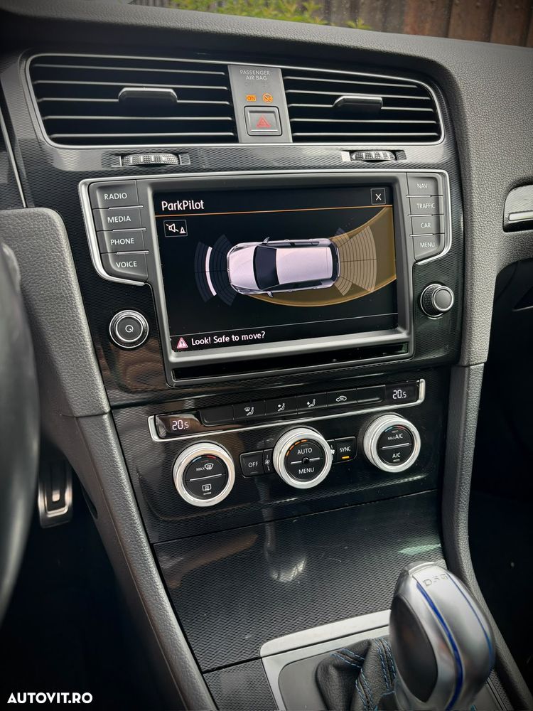 Volkswagen Golf - 15