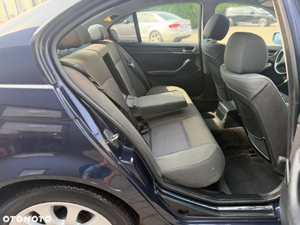 BMW Seria 3 320i Edition Exclusive - 17